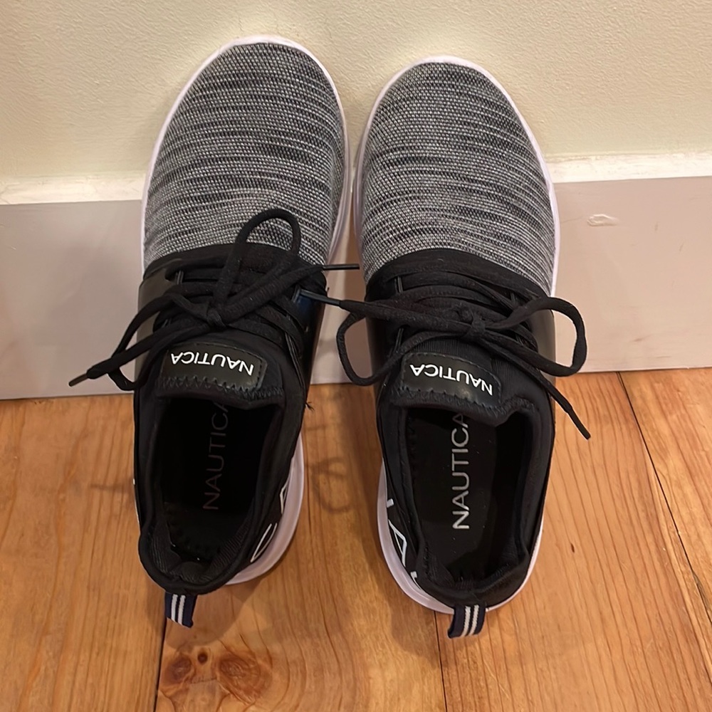 Womens Nautica Sneakers Size 8